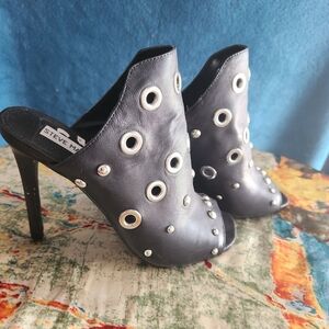 Steve Madden Black Studded Heels